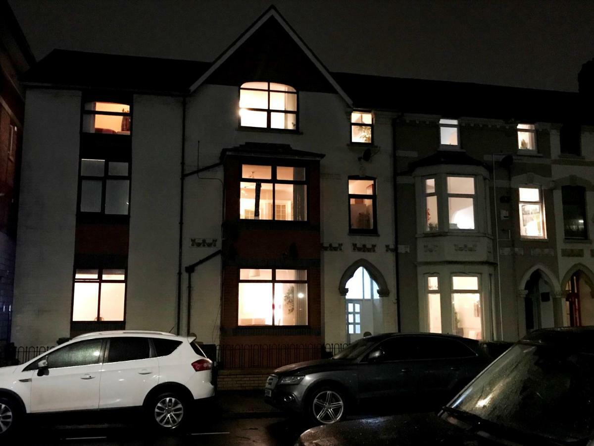1 Fitzhamon Embankment Apartments Opposite Principality Stadium - Long Stay Offer Кардифф Экстерьер фото